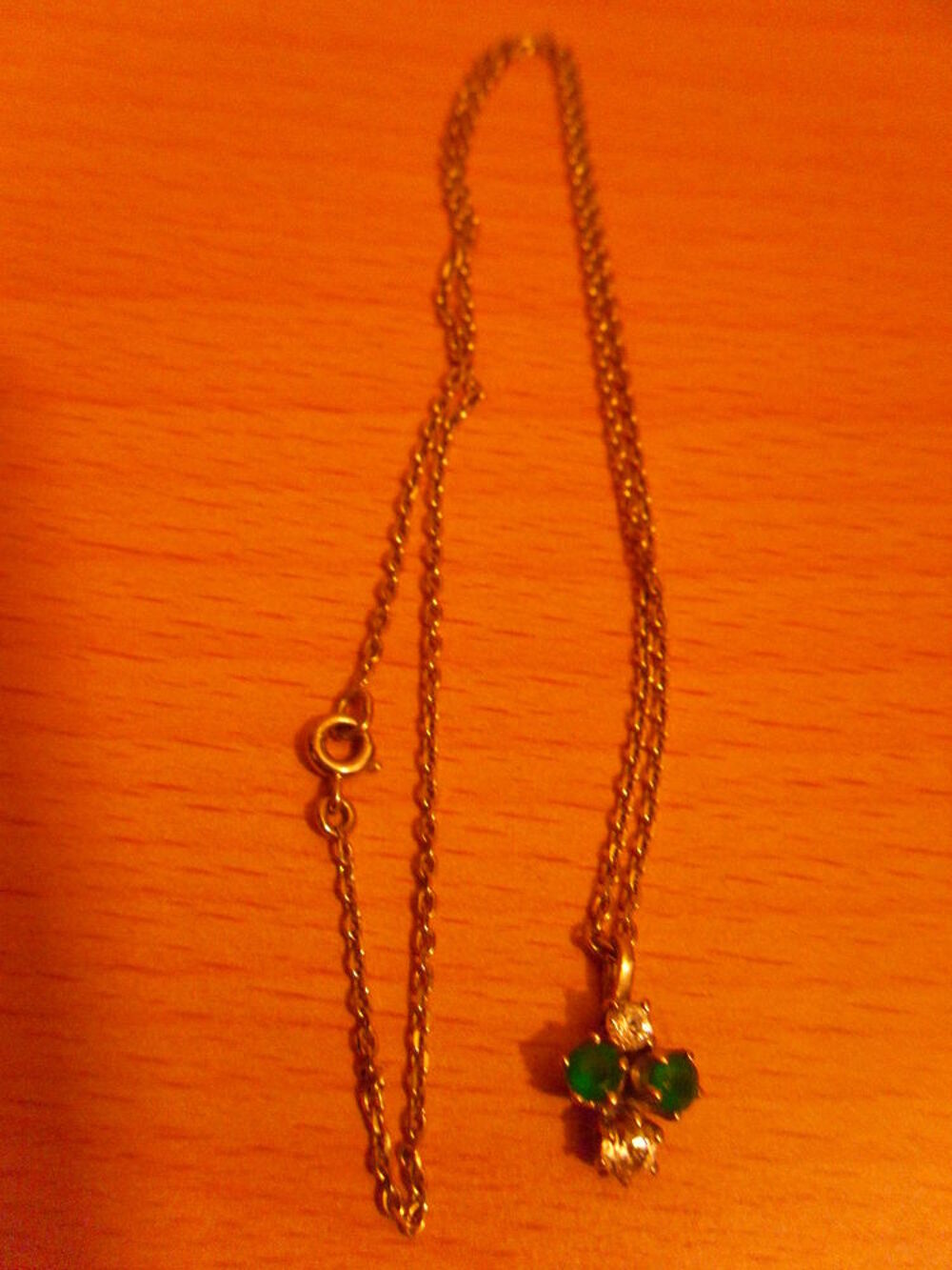 Pendentif 2 Diamants &amp; 2 Agathes vertes, Or blanc Bijoux et montres