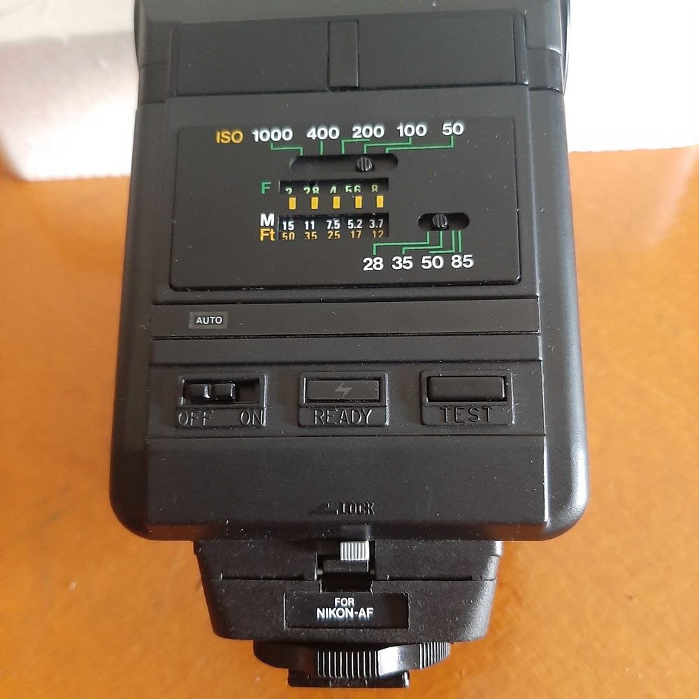 flash Tokura 4030AF Photos/Video/TV