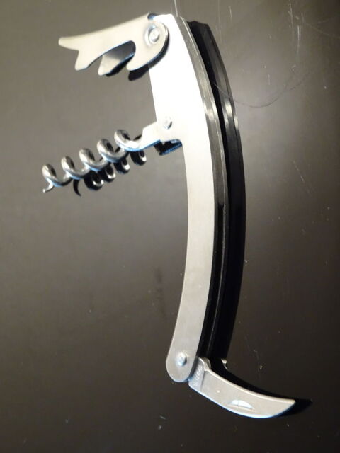 Tire-bouchon / dcapsuleur (mtal bross) 13 Enghien-les-Bains (95)
