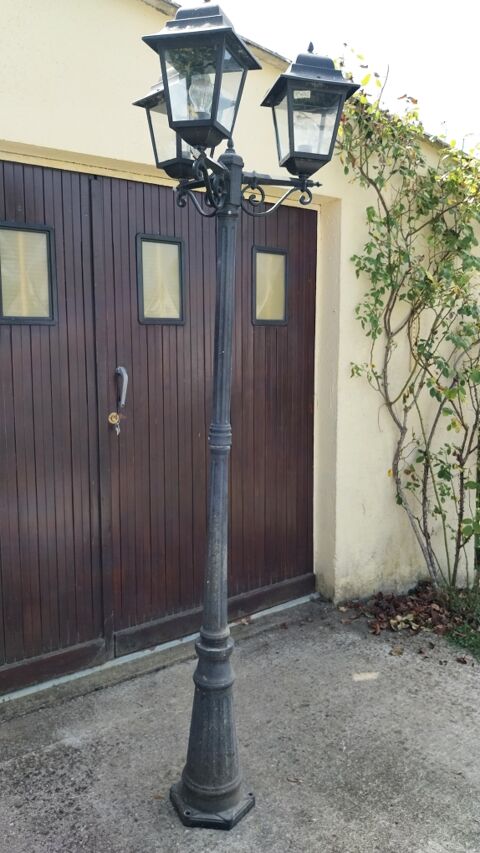 lampadaire ext�rieur 150 Cosne-Cours-sur-Loire (58)