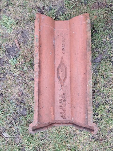 Tuiles faitieres 3 Saint-Alyre-d'Arlanc (63)