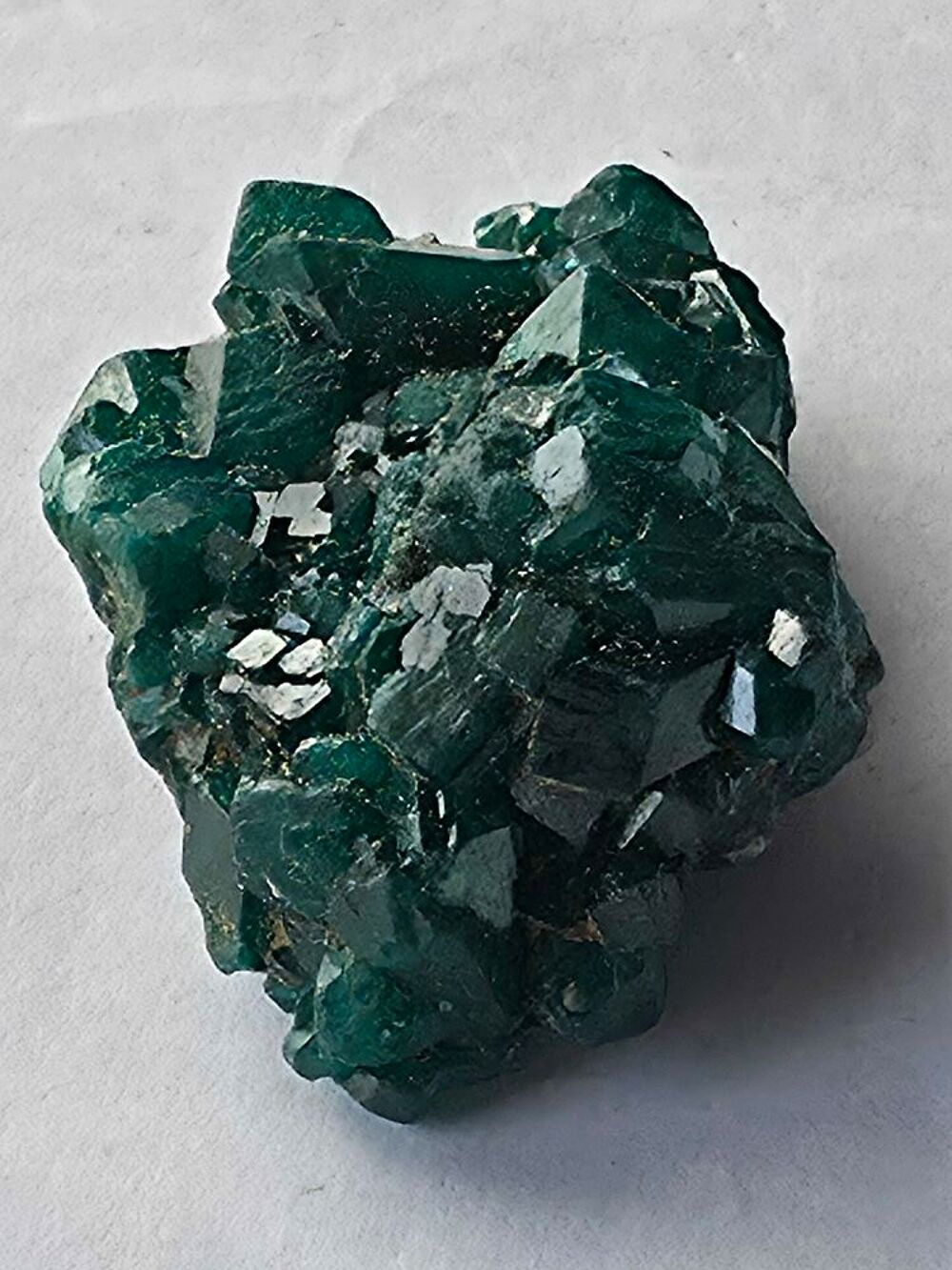 Min&eacute;ral Rare : Dioptase sur Matrice du Katanga (RDC)-27g 
