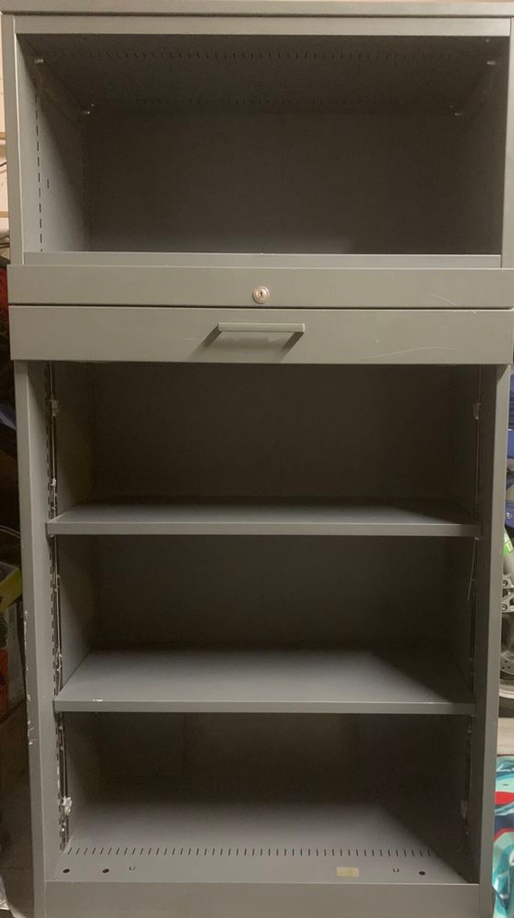 Armoire m&eacute;tallique bureau ou atelier Meubles