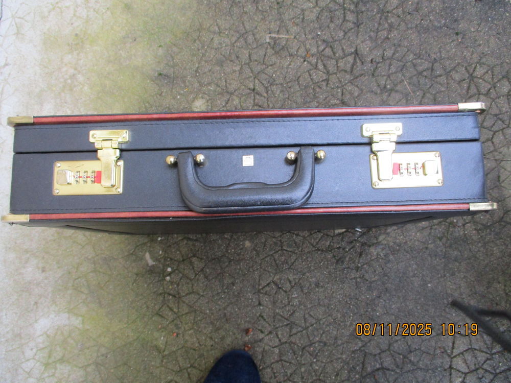 attach&eacute; case Maroquinerie