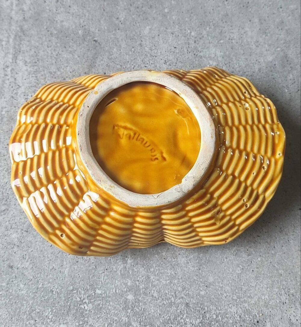 Barbotine "Panier carottes"Vallauris 
