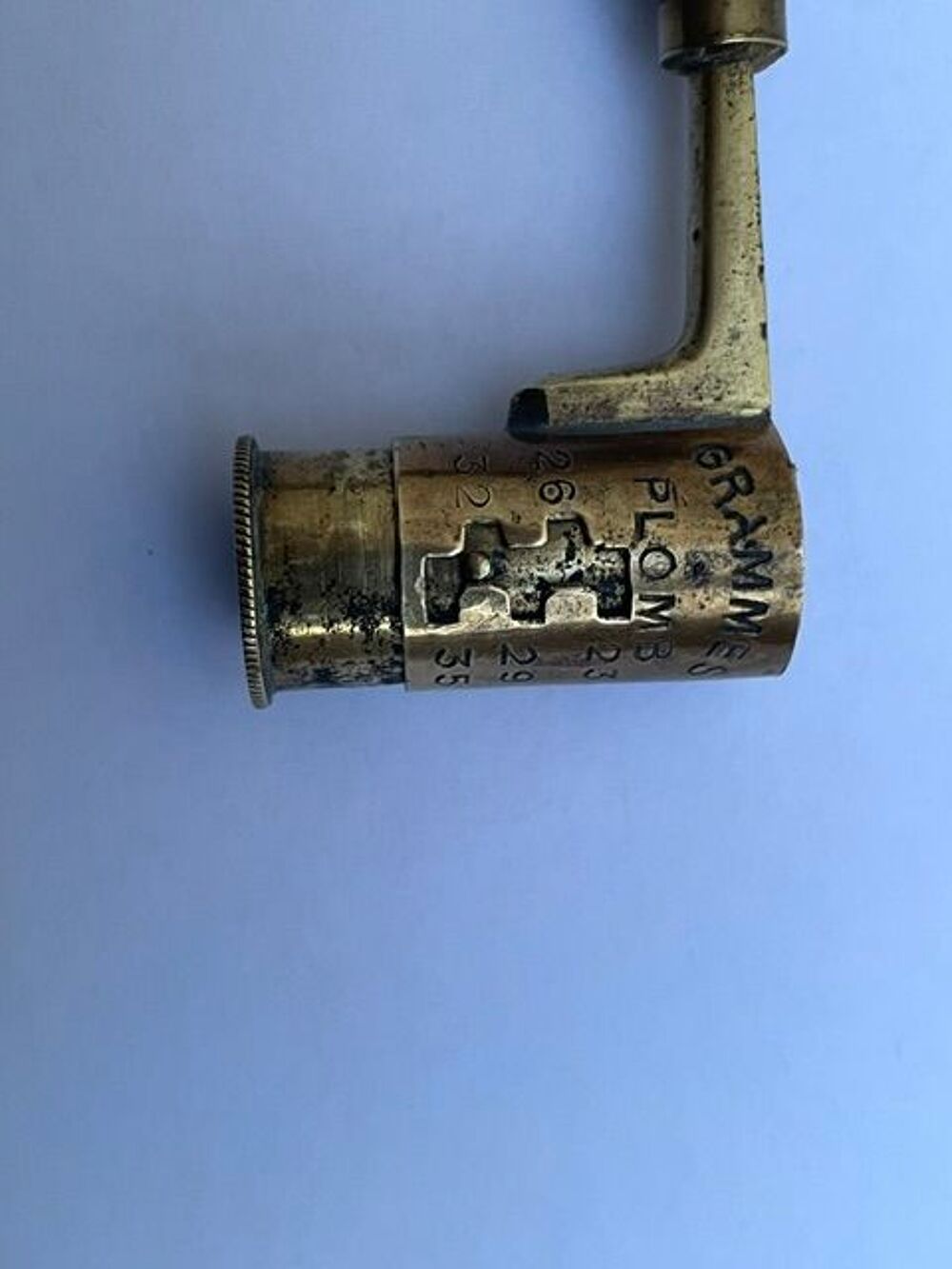 Ancien doseur &agrave; poudre et plomb HN avec poin&ccedil;on ancre marine 