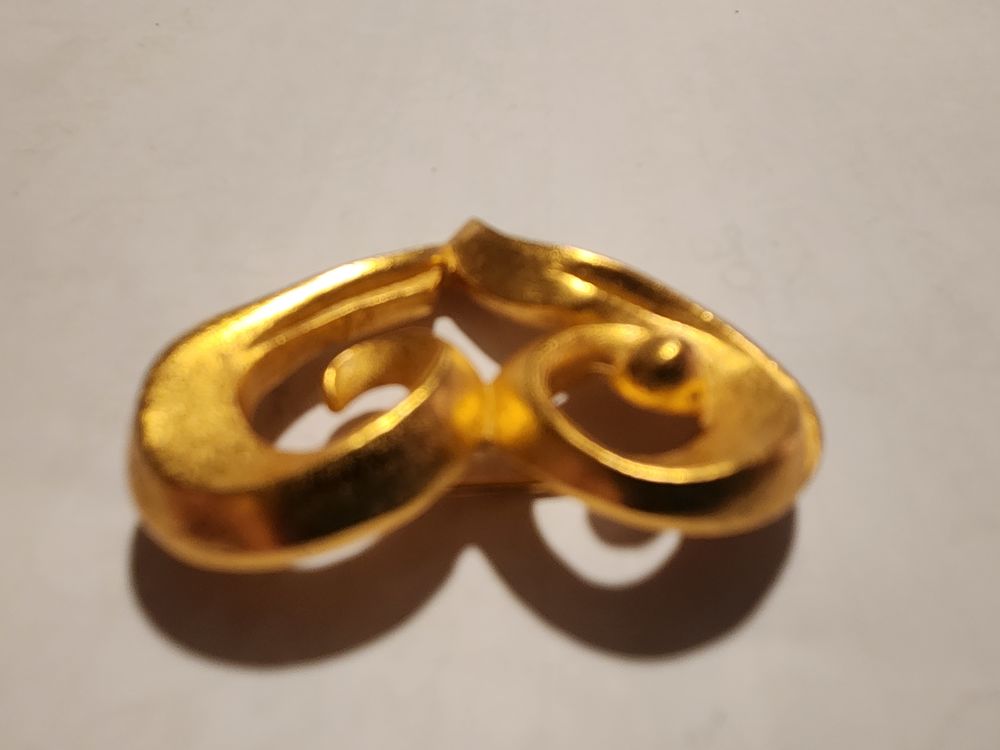 Broche c?ur dor&eacute; Christian LACROIX Bijoux et montres