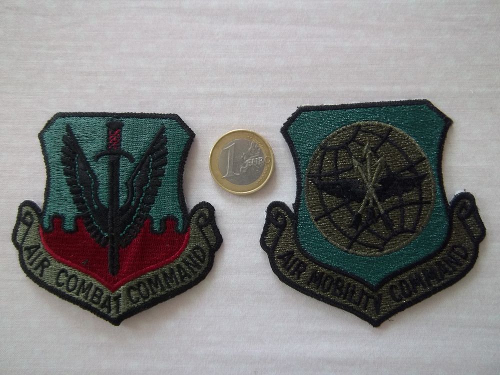 lot &eacute;cussons commandement US Air Force insignes collection 