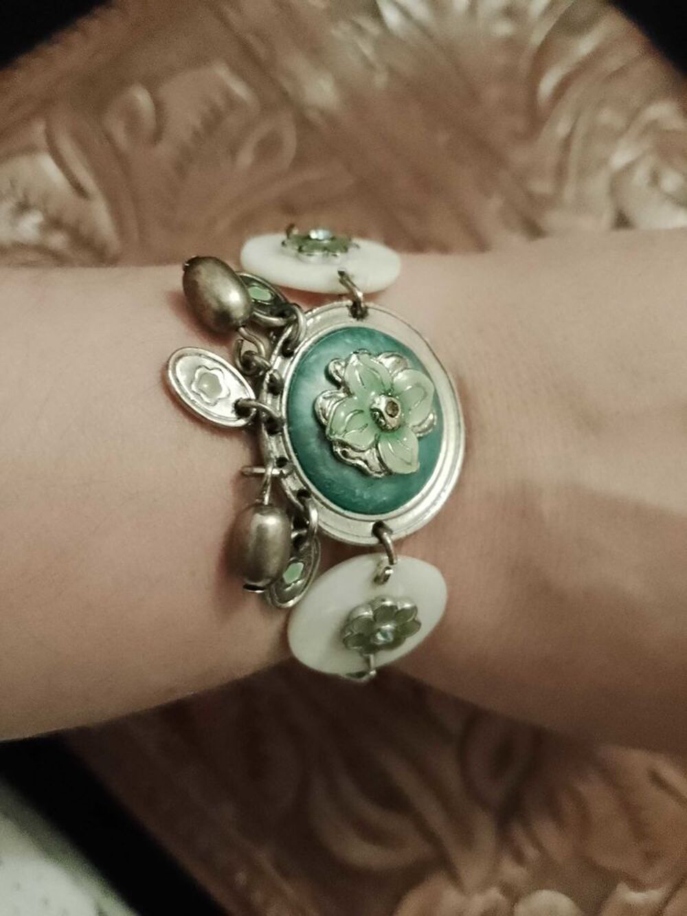 bracelet blanc/vert T Street. Bijoux et montres