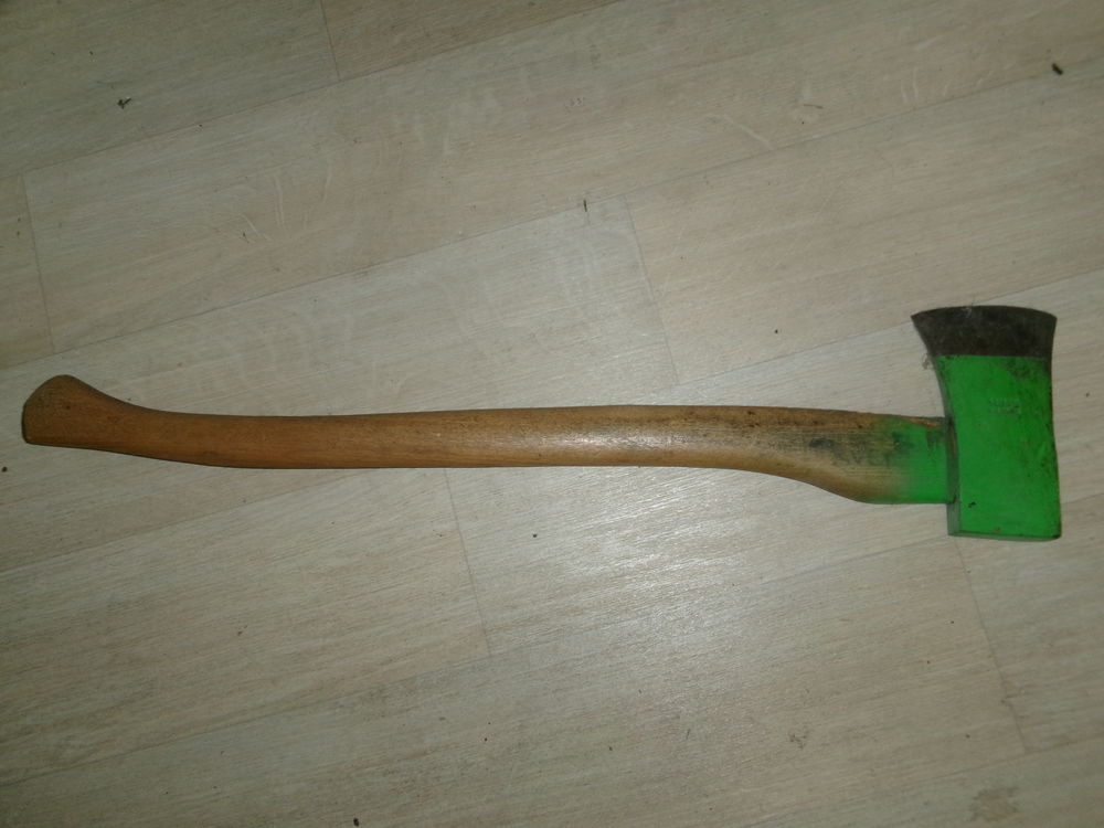 hache d abattage sandvik Jardin