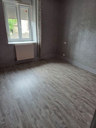  Appartement à louer 4 pièces 99 m² Hadol