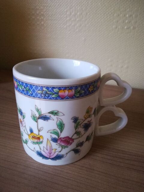 2 MUGS   (GL, d�cor d�pos�)  
0 Mouvaux (59)