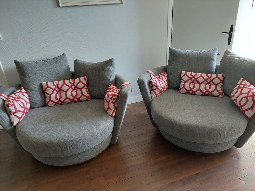 2 fauteuils FAMA Meubles