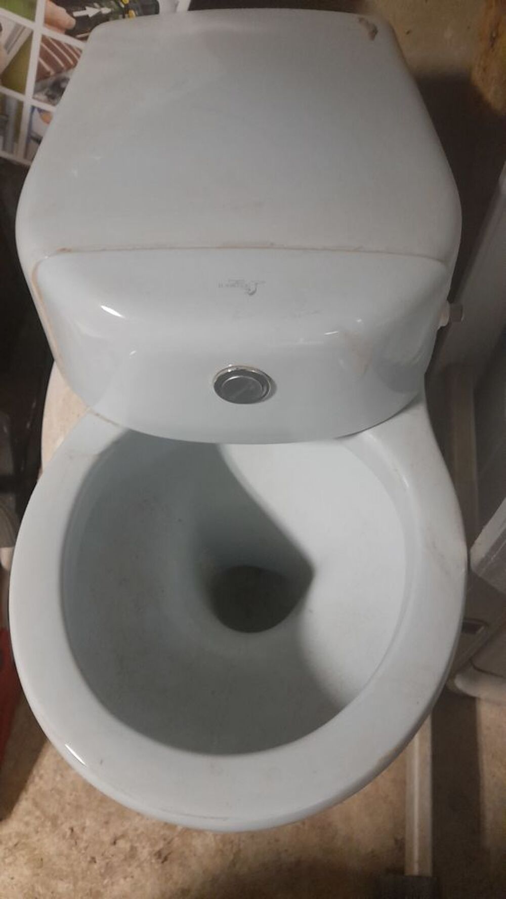 Salle de bains compl&egrave;te avec WC et lave mains Meubles
