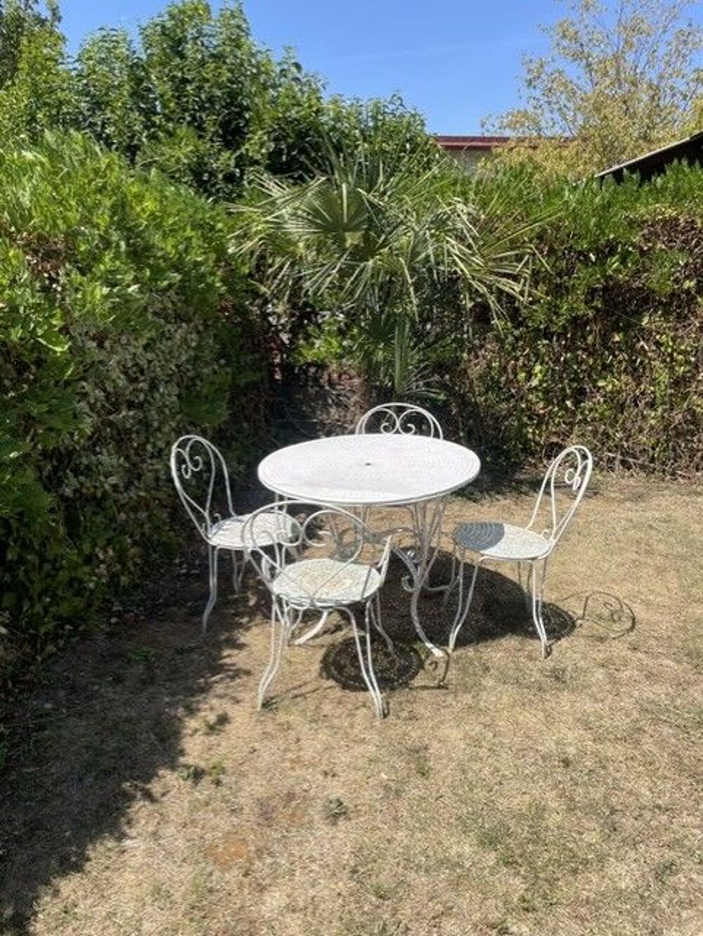 Salon de jardin en fer forg&eacute; Jardin
