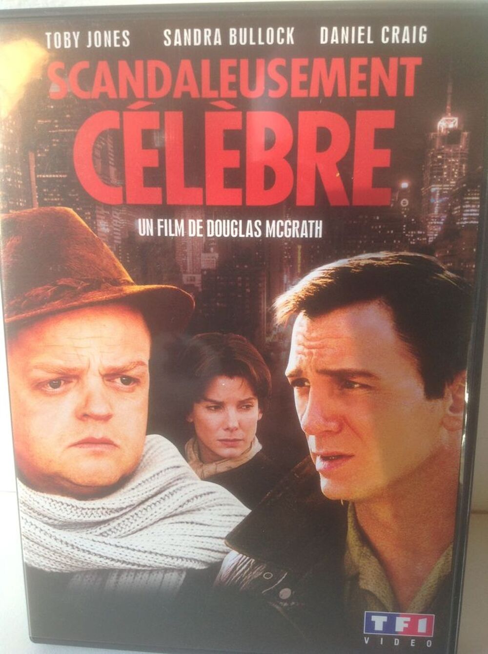 SCANDALEUSEMENT C&Eacute;L&Egrave;BRE Envoi Possible
DVD et blu-ray