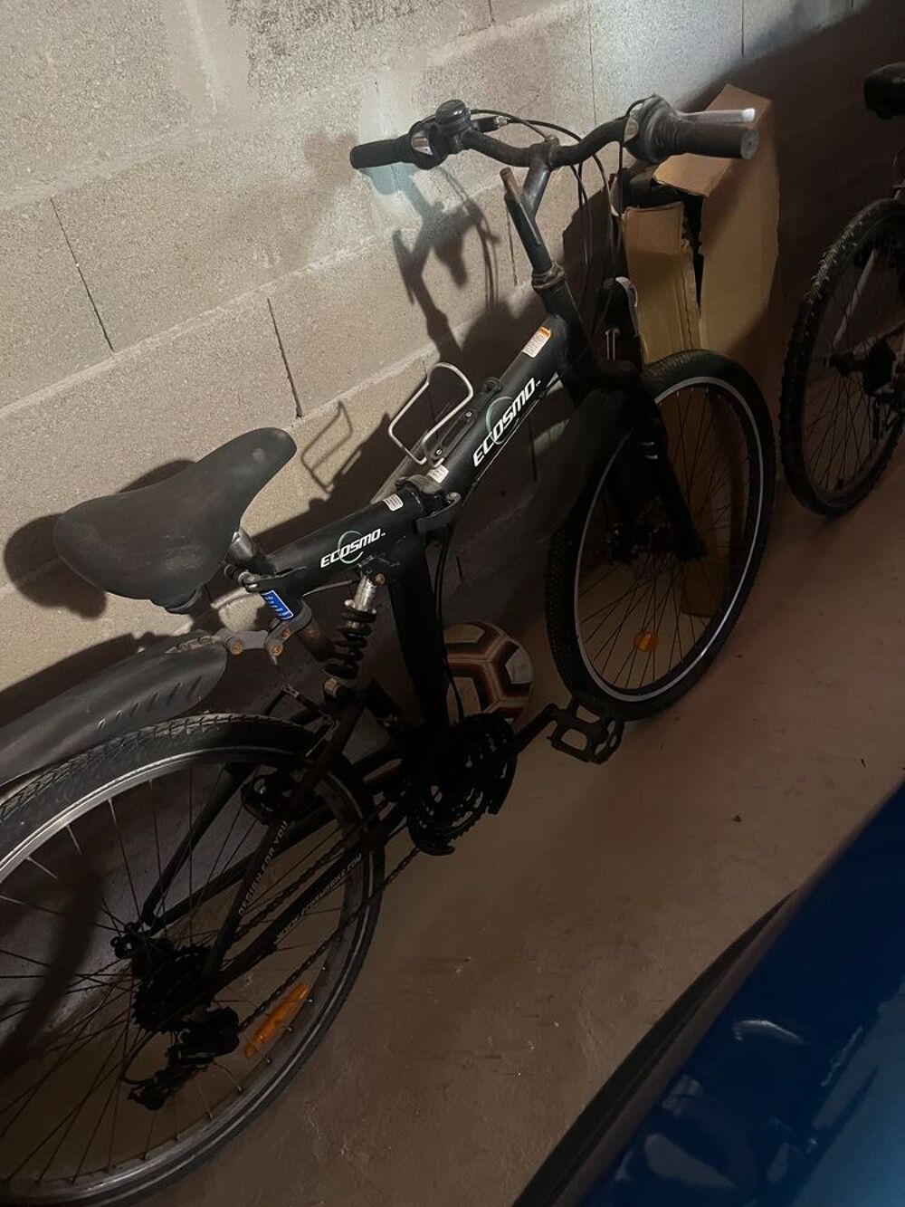V&eacute;lo VTT noir pliant marque cosmos Vélos