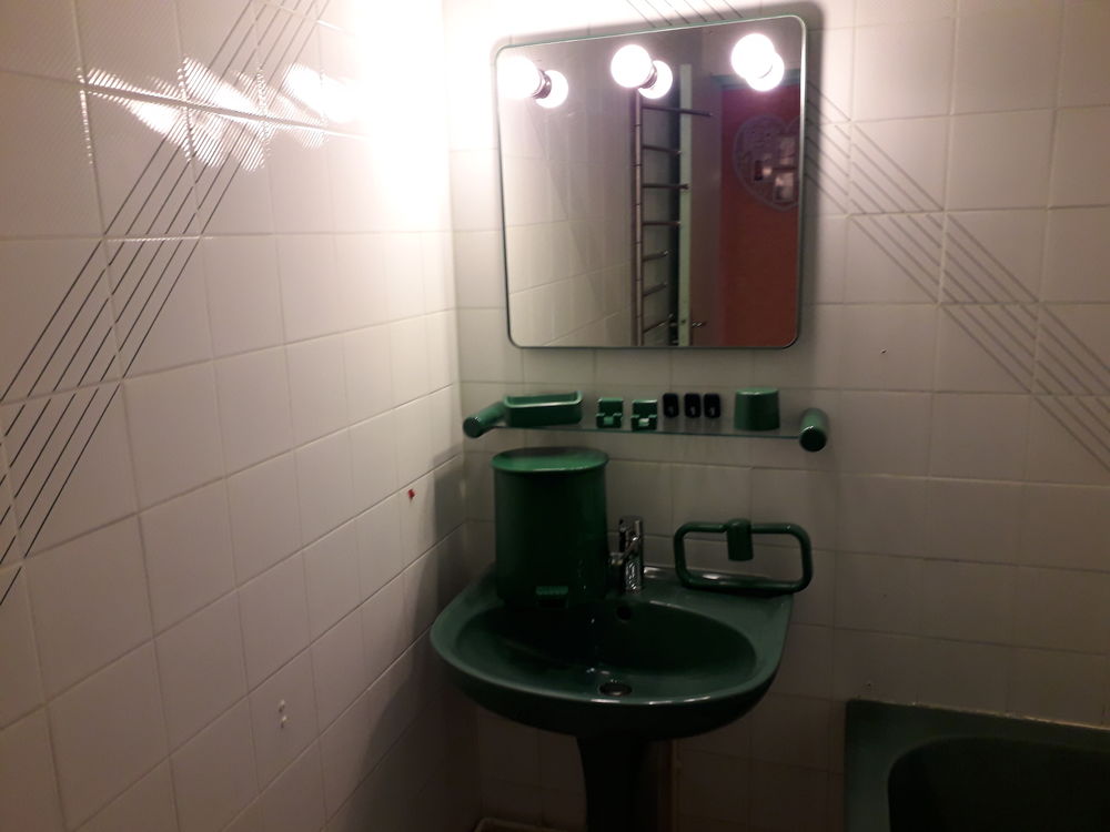 ENSEMBLE SALLE DE BAIN VERTE Meubles