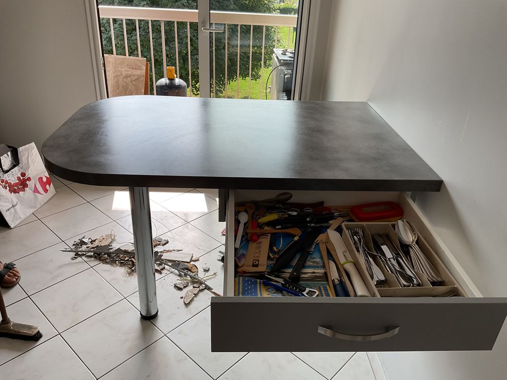 Table et pied avec tiroir Electroménager