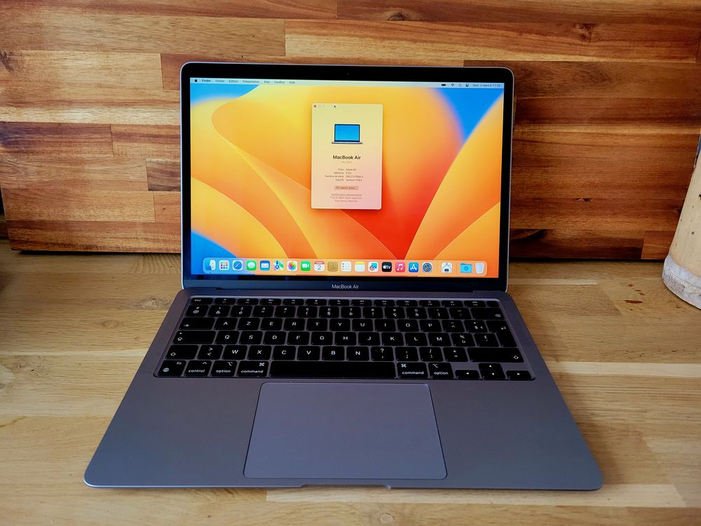 MACBOOK AIR (2020) 13.3" Matériel informatique
