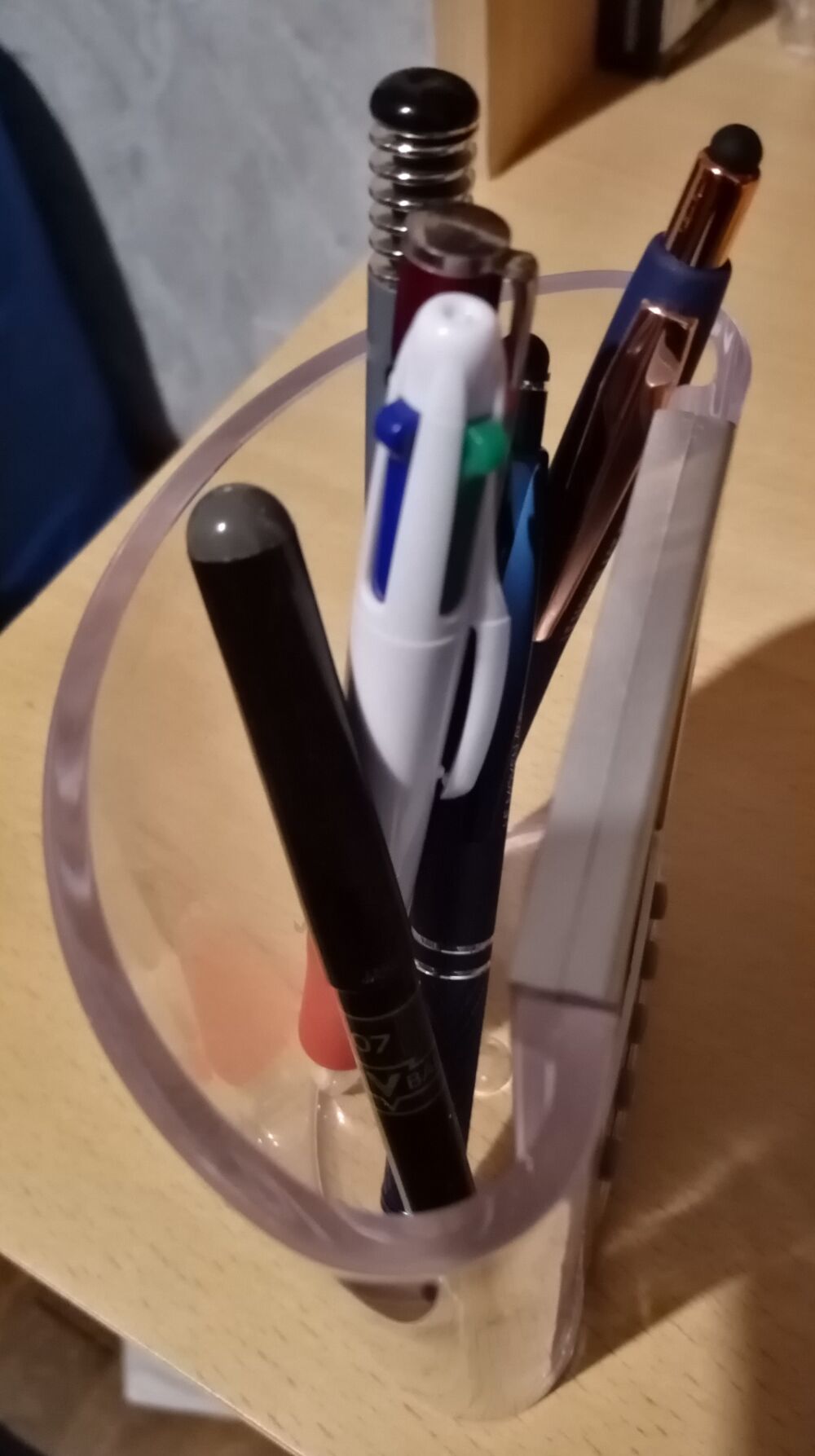 Tr&egrave;s joli pot &agrave; crayons offrant divers th&egrave;mes Décoration