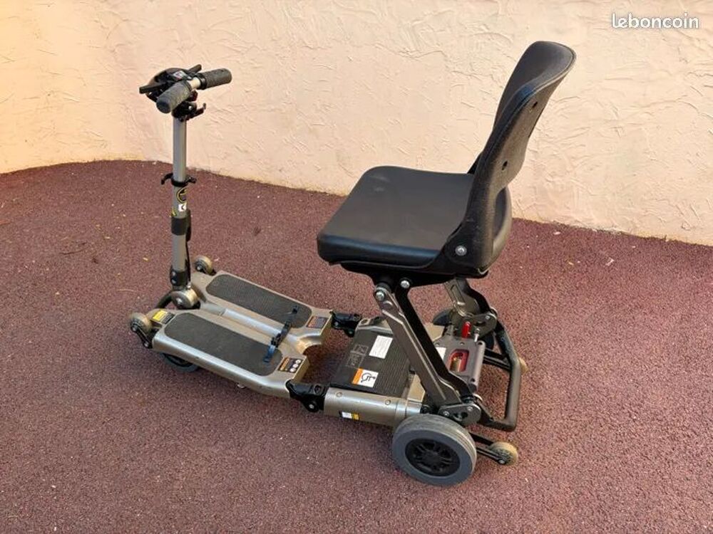   Siege personne a mobilité réduite   