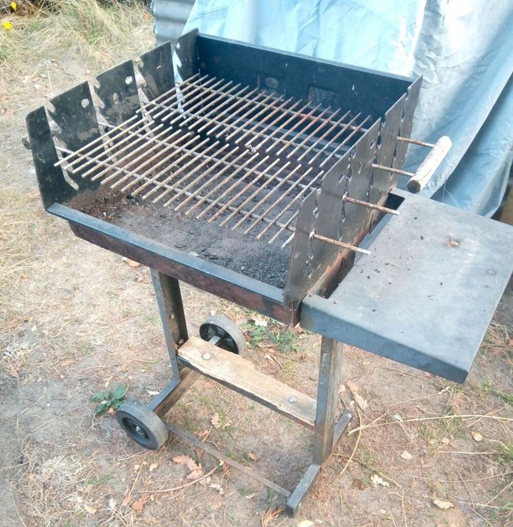 Barbecue sur roulette Jardin