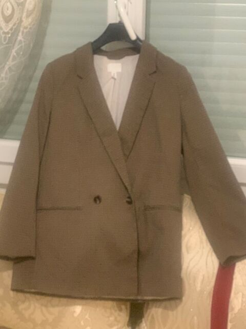 Blazer  H&M �  carreaux  Marron  Occasion  taille Taille S  Tr�s bon �tat g�n�ral 20 N�mes (30)
