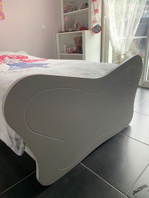 Lit enfant forme papillon 150 Saint-Laurent-Mdoc (33)