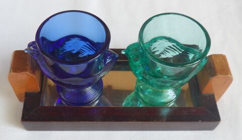 1 plateau en bois avec miroir et 2 petits verres oiseaux 12 Castries (34)