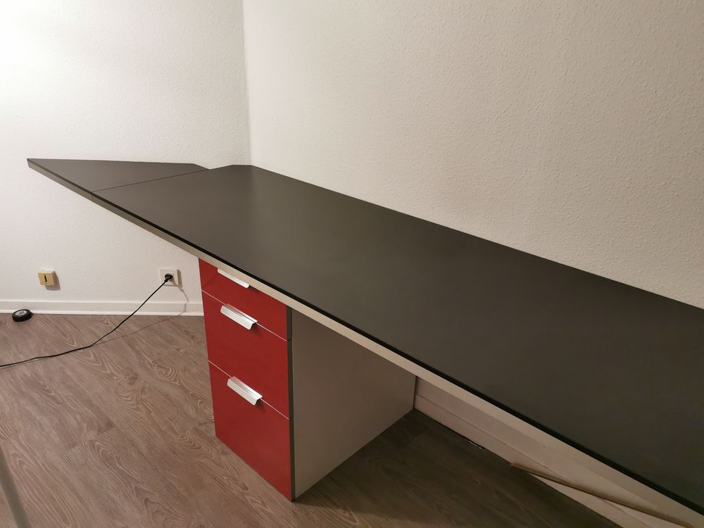 Grand et beau bureau Meubles