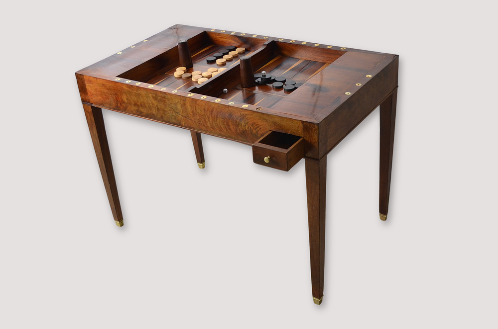 Table &agrave; jeux tric-trac en acajou style Louis XVI Meubles