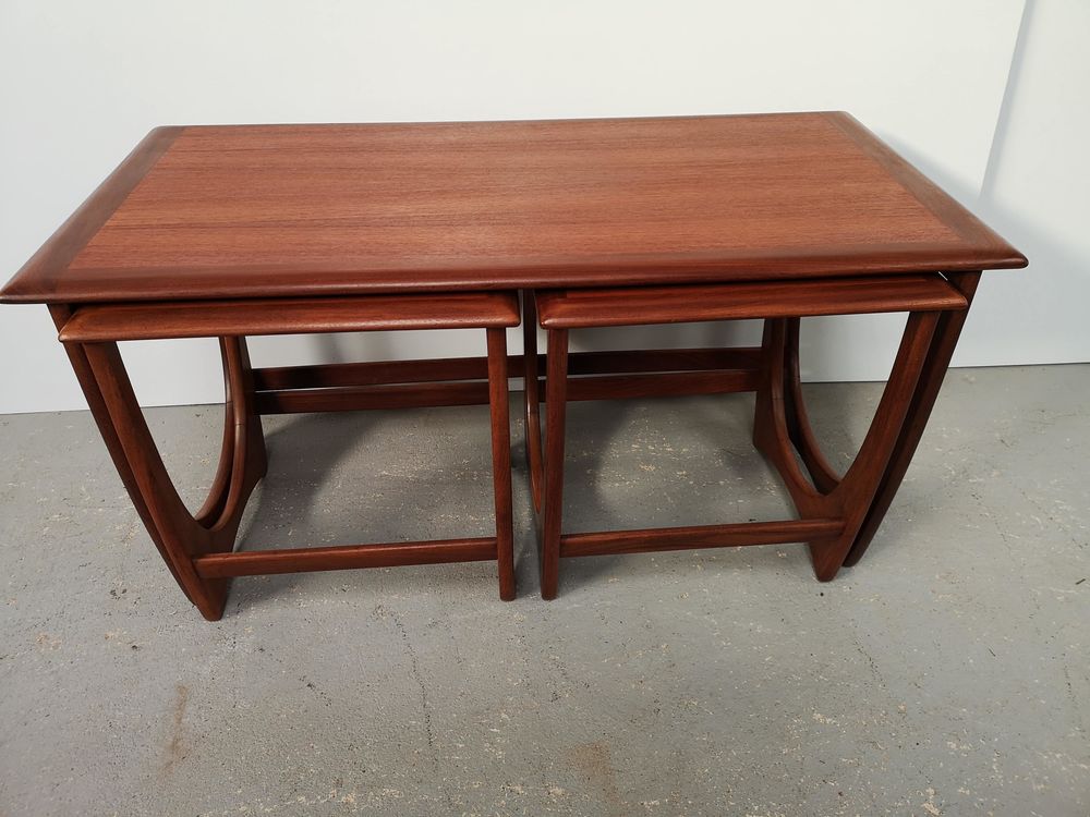 Tables gigognes teck Meubles