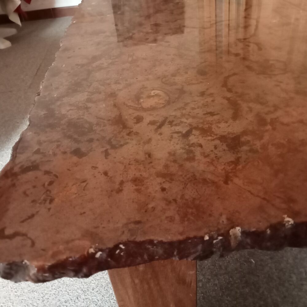 table basse en marbre fossilis&eacute; d'Erfoud Meubles