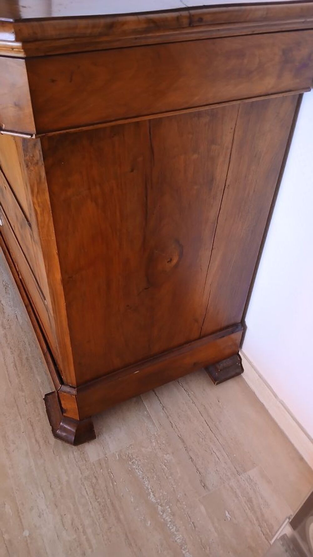 Commode ancienne avec 5 tiroirs qui ferme &agrave; cl&eacute; Meubles