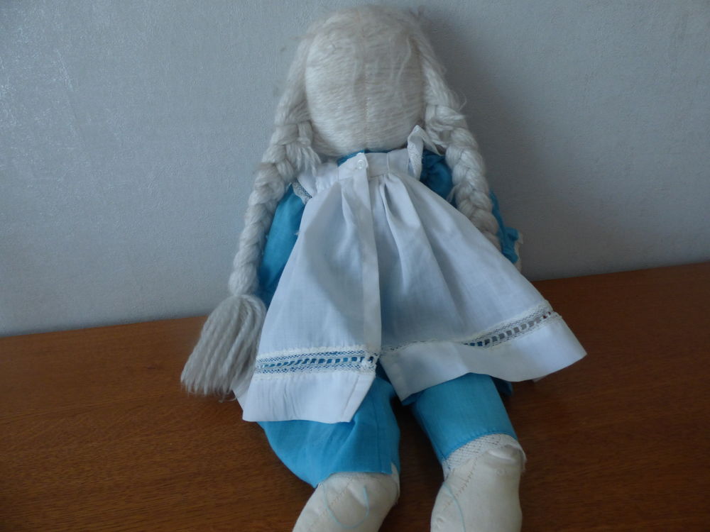 POUPEE DE CHIFFON TIKI DOLLS 