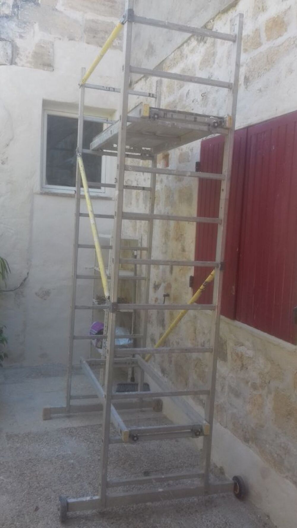 Echafaudage facile et tr&egrave;s stable Bricolage