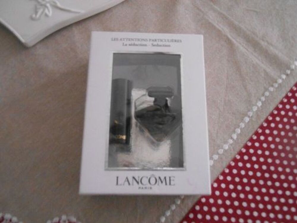 Miniature de parfum" La Nuit Tr&eacute;sor de LANCOME" 