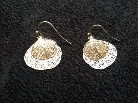 BOUCLES FEUILLES RONDE PTE DORÉ GRDE ARGTÉ Envoi Possible
2 Trégunc (29)
