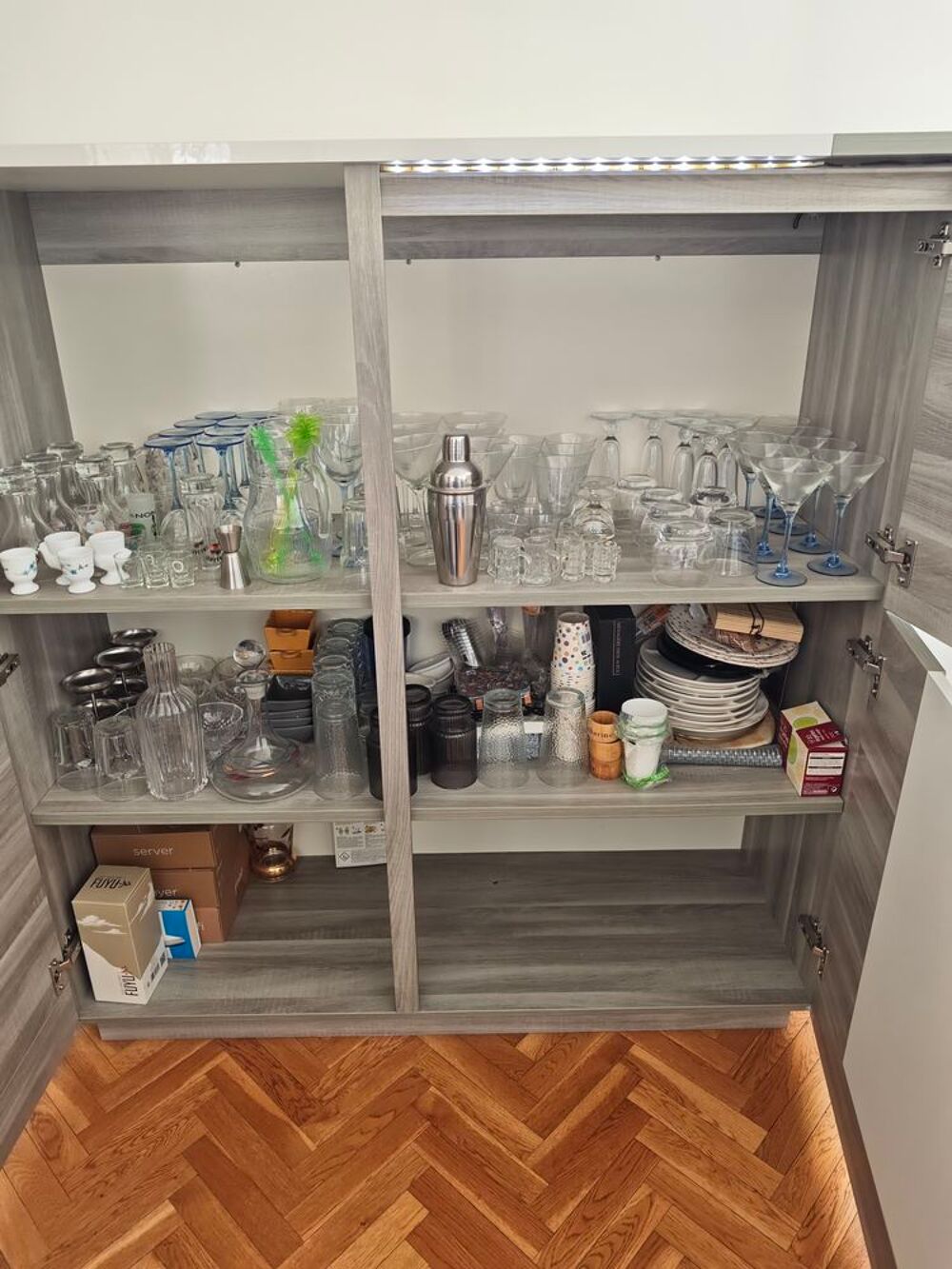 Buffet haut bois et laqu&eacute; Meubles
