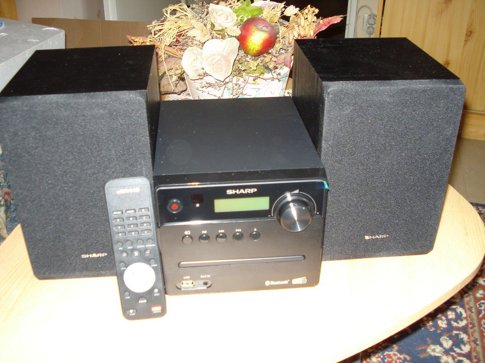 chaine hifi SHARP avec LECTEUR CD -RADIO FM - PRISE USB - 
Audio et hifi