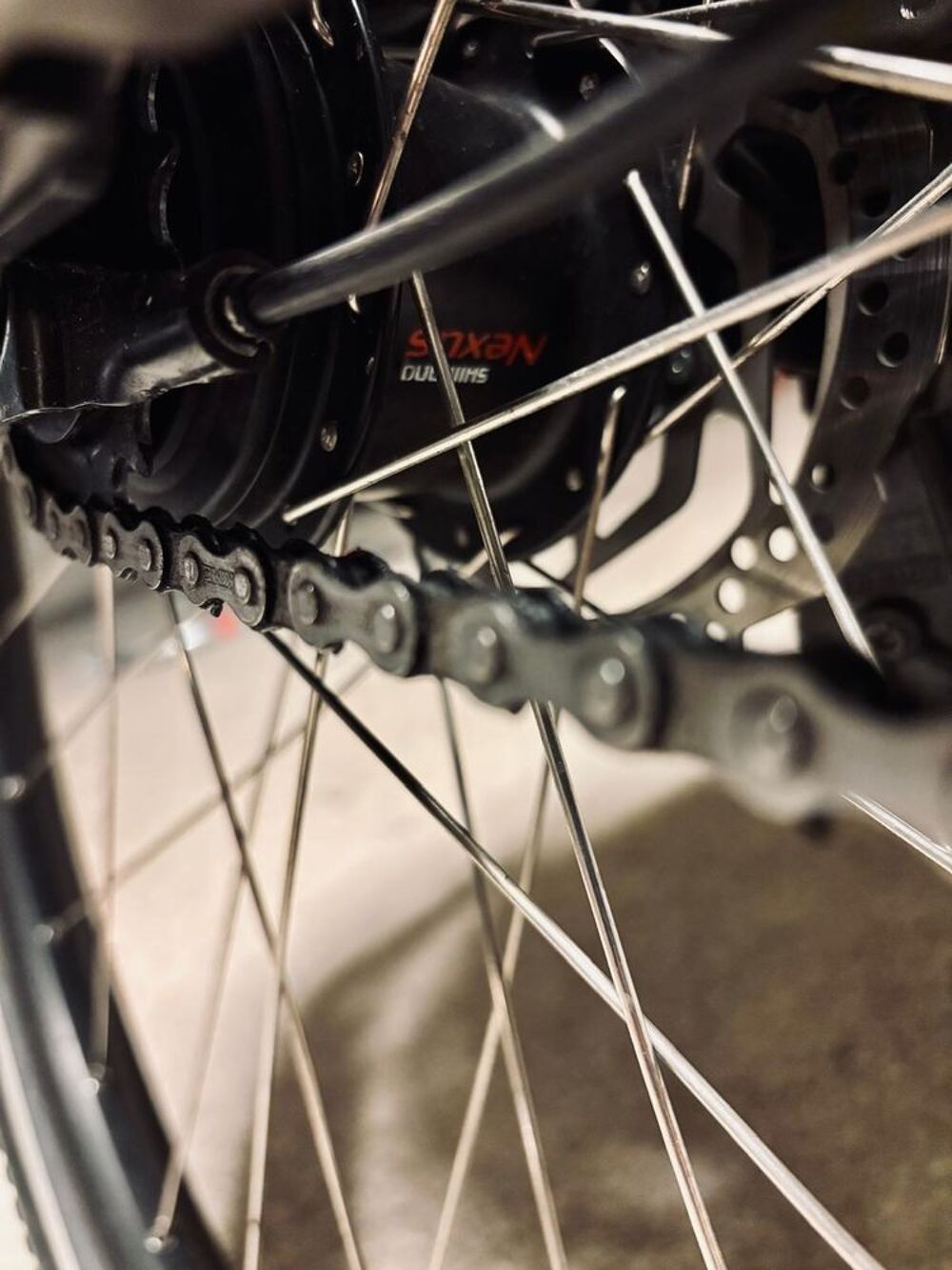 v&eacute;lo &eacute;lectrique de trois ans bien entretenu Vélos