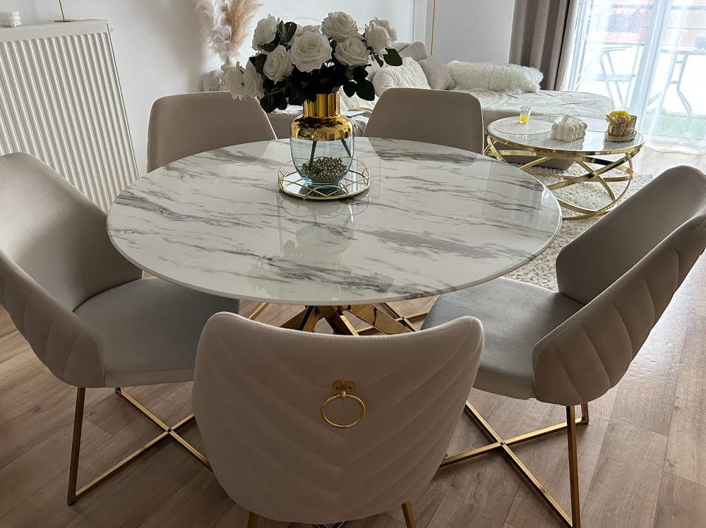 Table marbre avec chaises beiges or Meubles