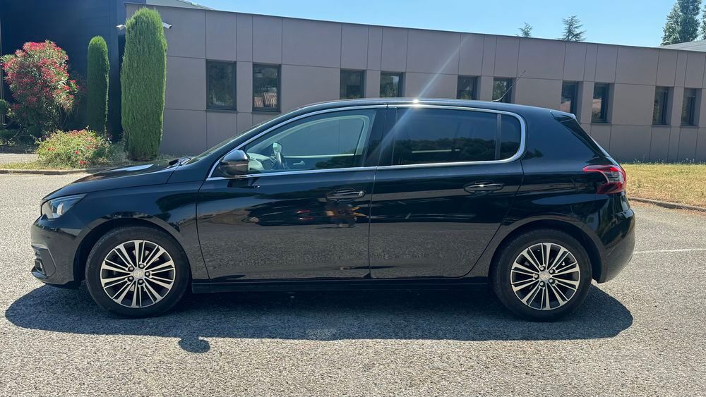 308 1.2 PureTech 130ch S&S EAT6 Allure 2021 occasion 26000 Valence