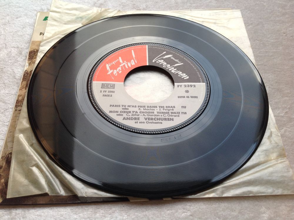 ANDR&Eacute; VERCHUREN DISQUE 4 TITRES Envoi Possible
CD et vinyles