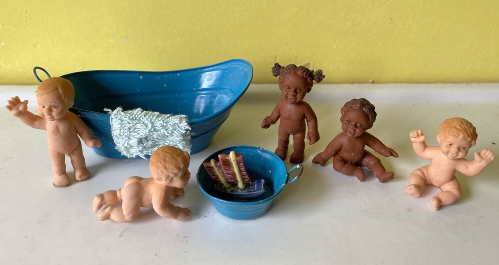 Lot de b&eacute;b&eacute;s taille lundby maison de poup&eacute;es Jeux / jouets