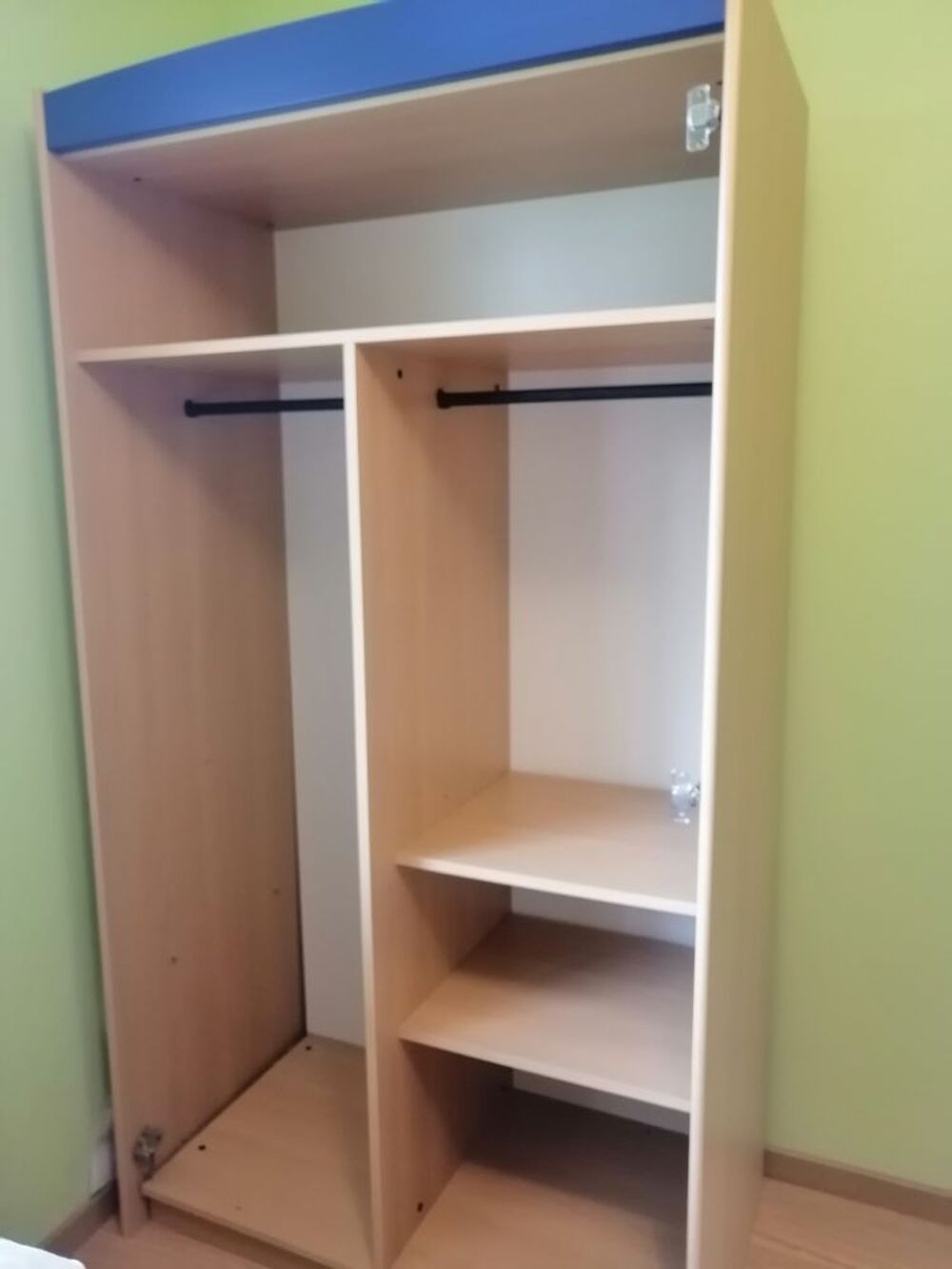 Chambre enfant : commode (avec plan &agrave; langer) et armoire Mobilier enfants