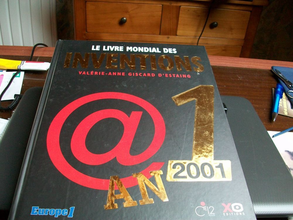 LIVRE LES INVENTIONS Livres et BD