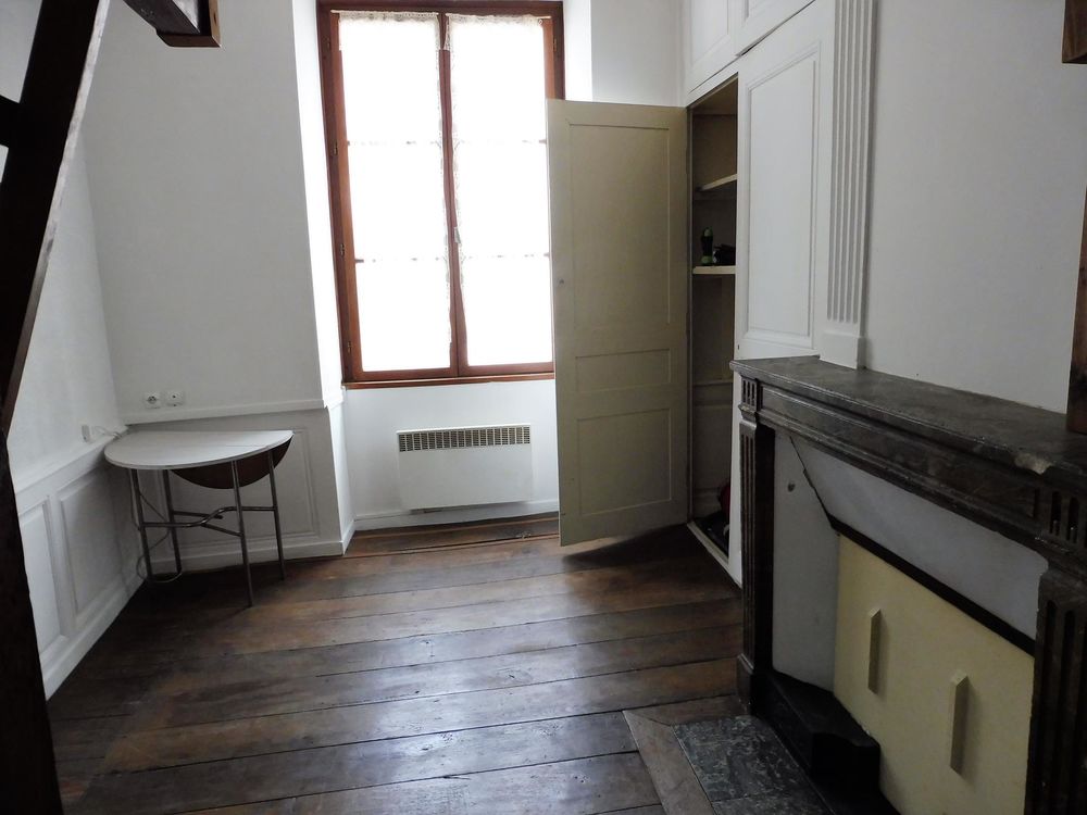 Location Appartement CENTRE CHAUMONT (52000) proche basilique STUDIO 22 m² + MEZZ Chaumont