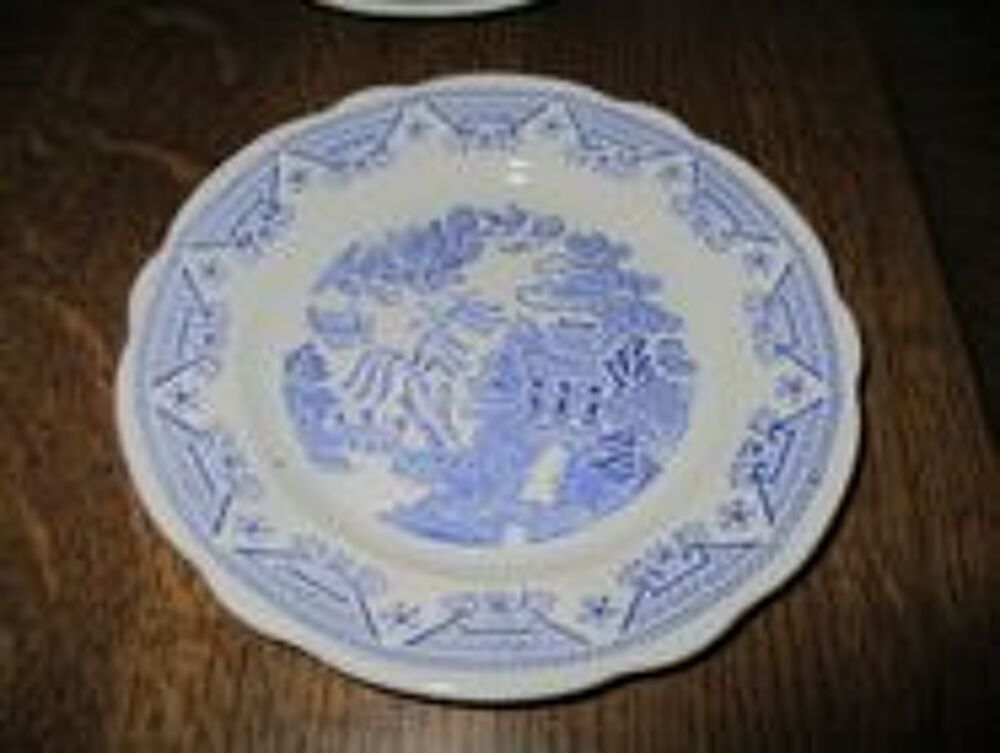 5 assiettes &agrave; dessert bleues et blanches Cuisine